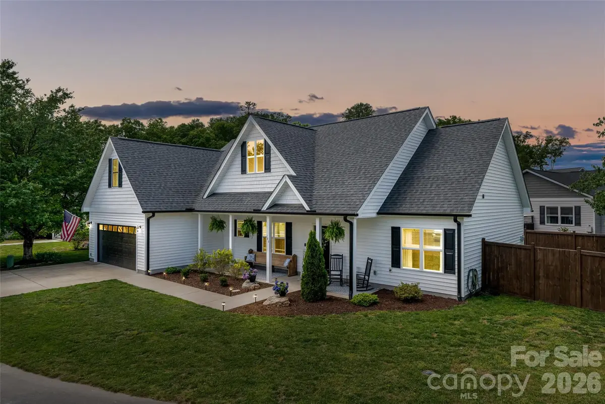 185 Springfield Meadow DR, Etowah, NC 28729