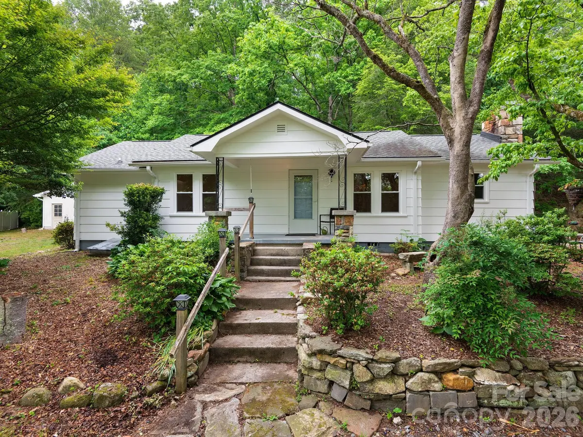 24 Piney Ridge Mountain RD, Zirconia, NC 28790