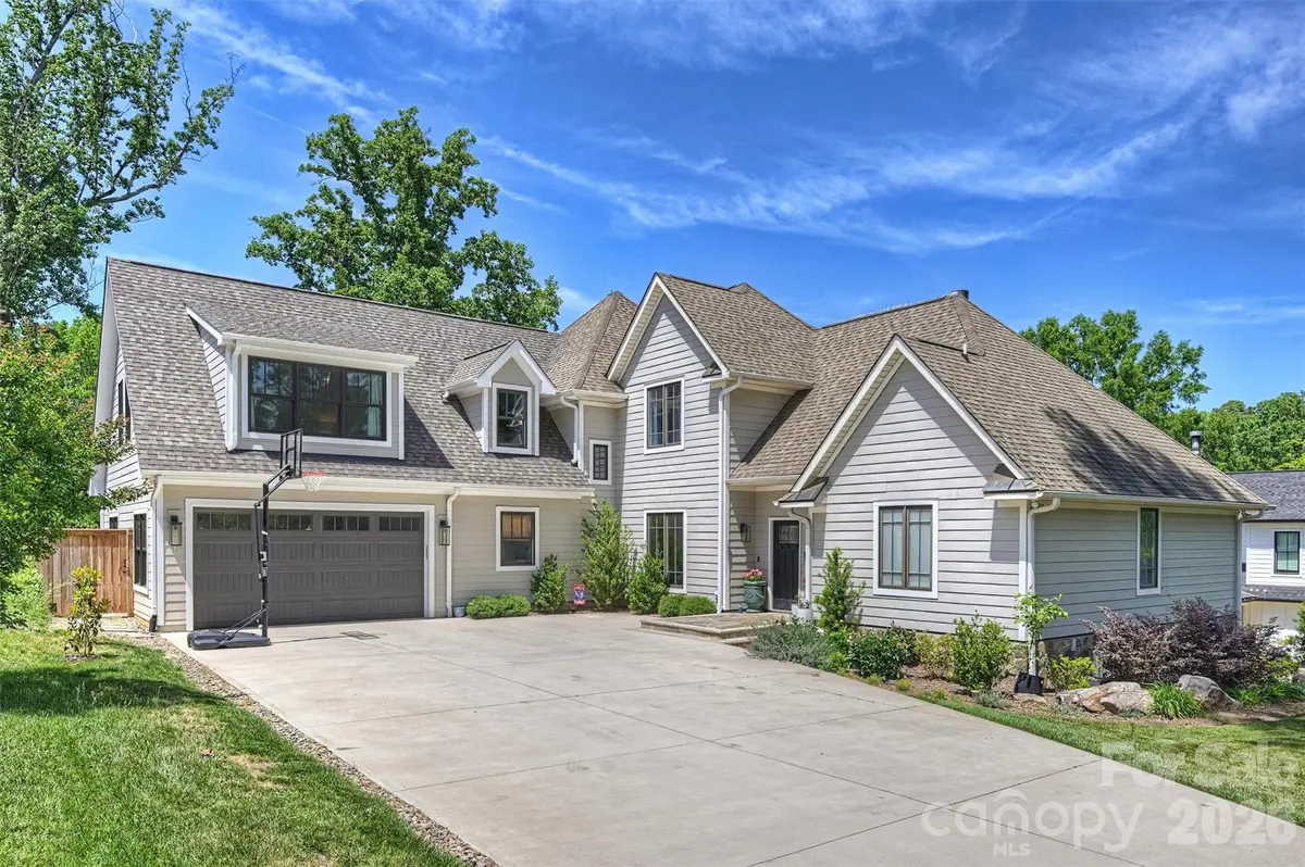 237 Hunter LN, Charlotte, NC 28211
