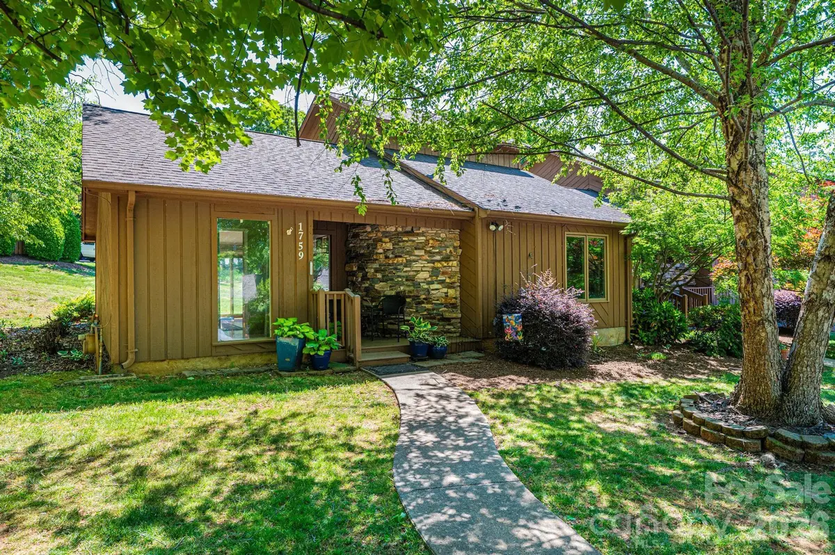 1759 12th ST NE, Hickory, NC 28601
