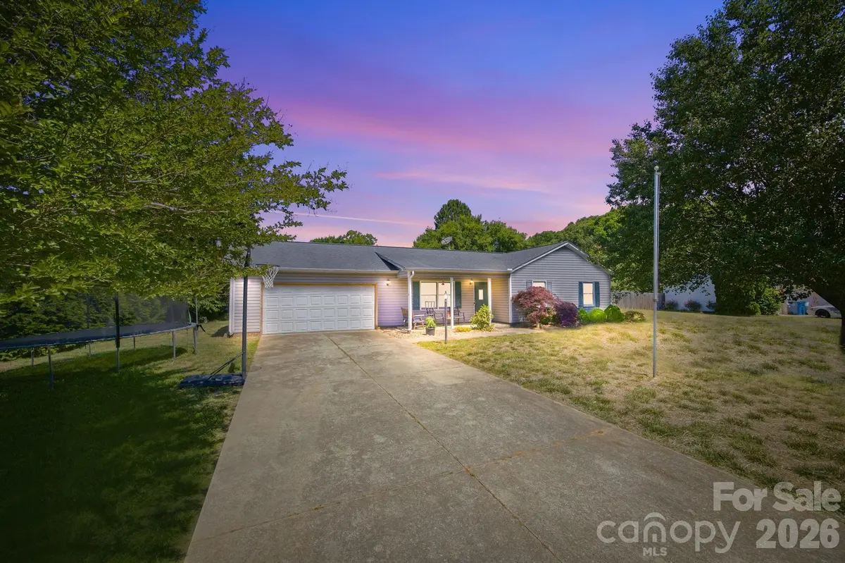 129 Salem Meadow DR, Statesville, NC 28625