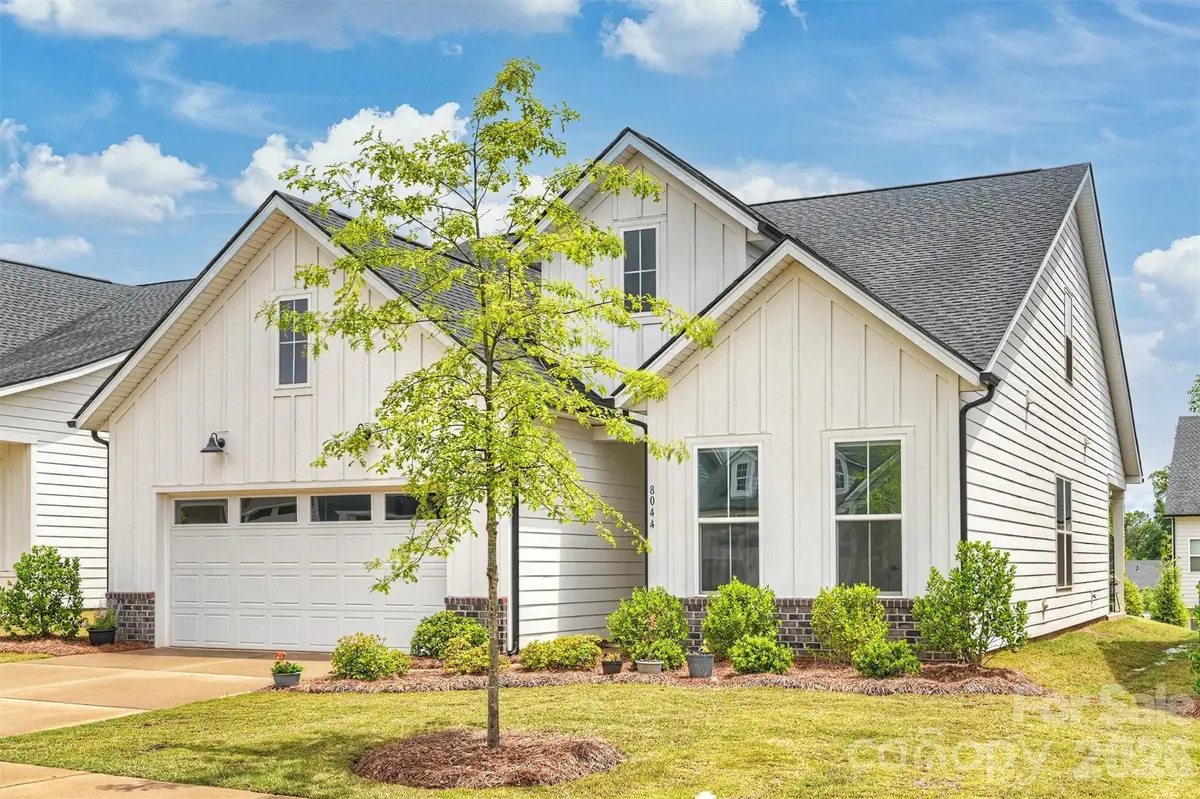 8044 Brookbank DR, Charlotte, NC 28269
