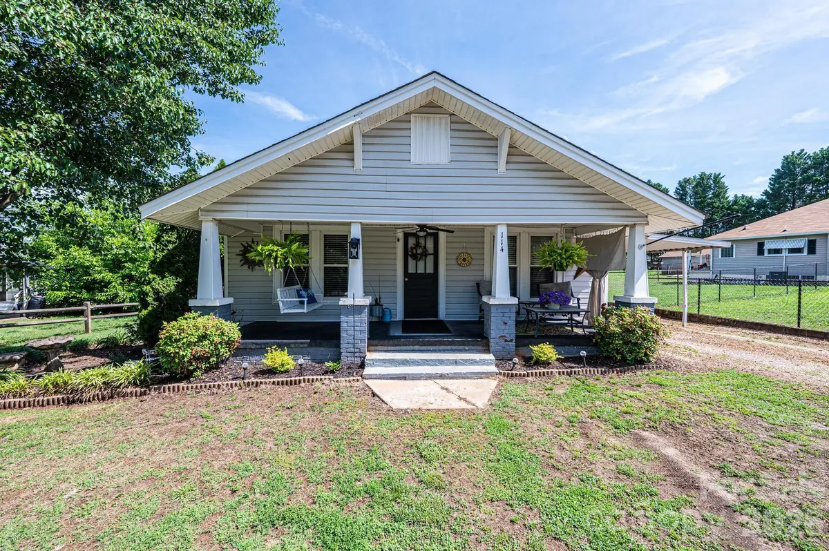114 Mountain View ST, Morganton, NC 28655
