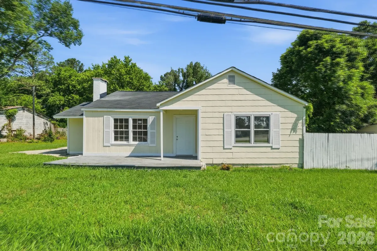 1208 E Arch ST, Lancaster, SC 29720