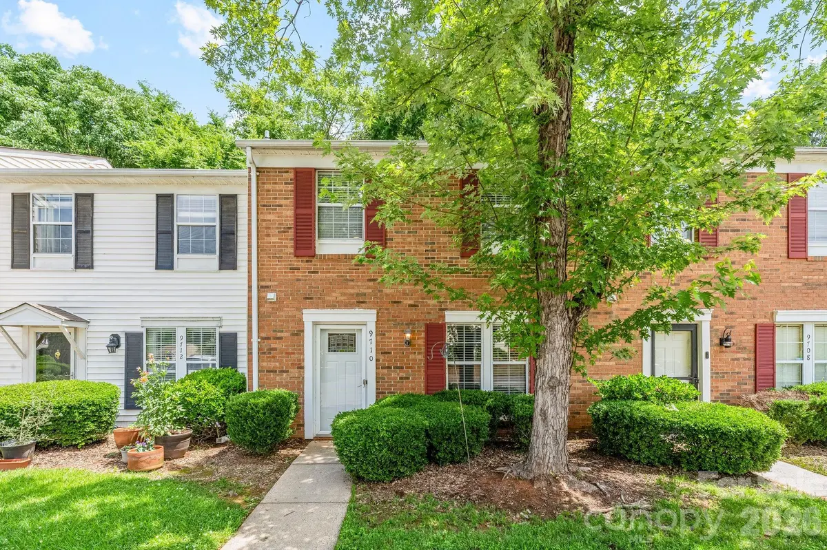9710 Old Gate DR, Matthews, NC 28105