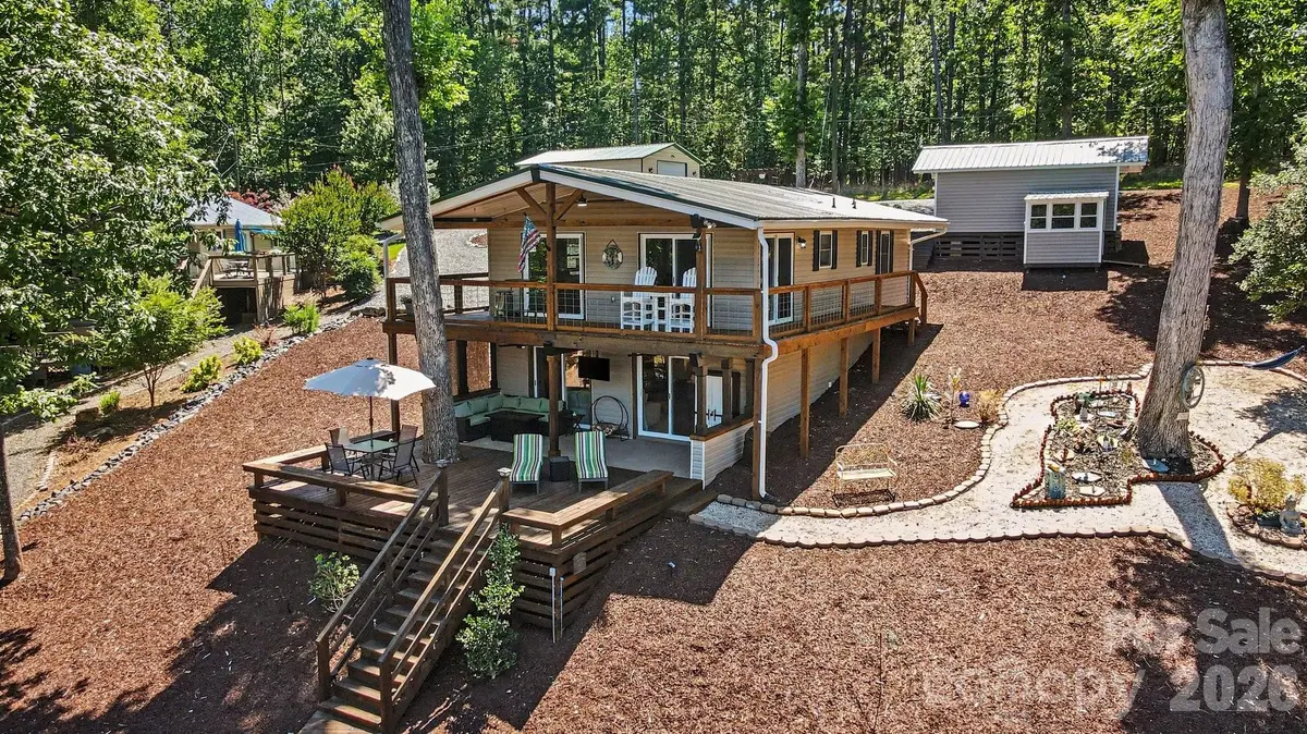 512 Deerfield RD, Mount Gilead, NC 27306