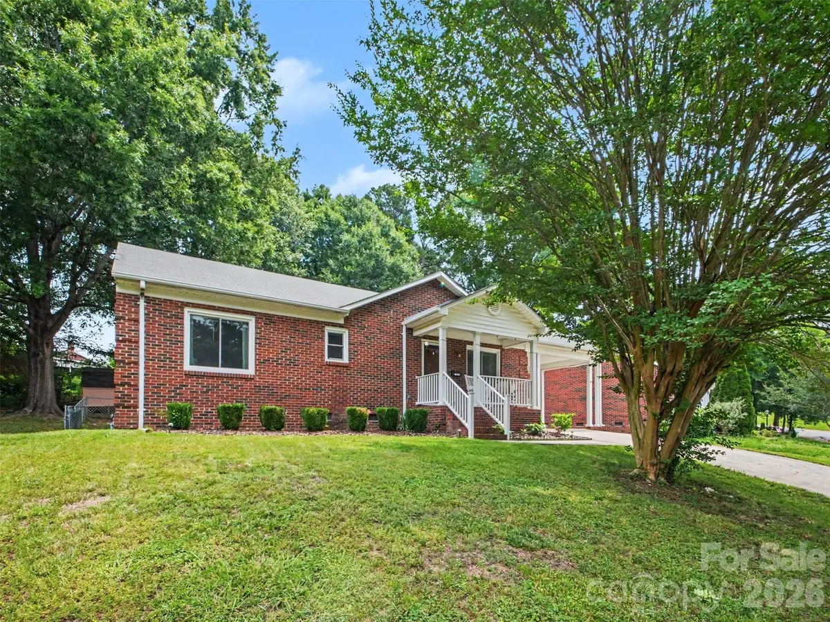 1009 Autumn LN, Concord, NC 28025