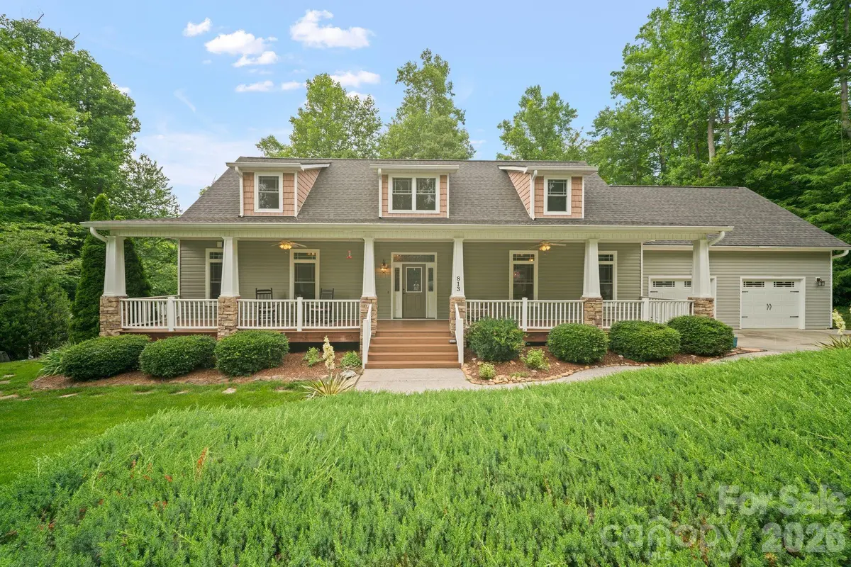 813 Beech Tree PL, Hendersonville, NC 28792