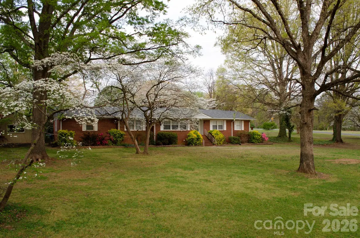 4646 Rainbow DR, Kannapolis, NC 28081