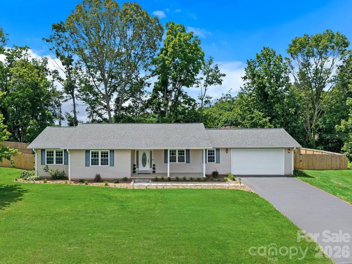 395 Spring DR, Mars Hill, NC 28754