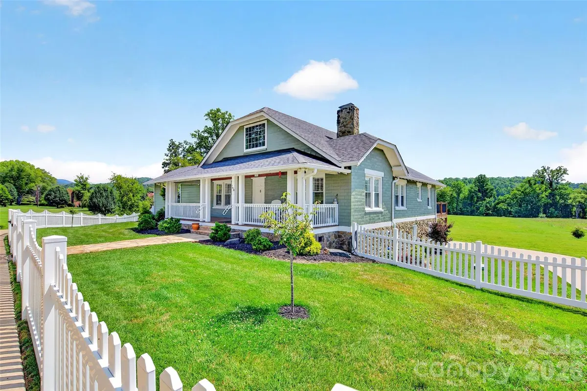 768 Lake Tahoma RD, Marion, NC 28752