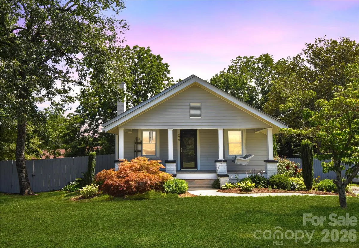 496 14th AVE NE, Hickory, NC 28601