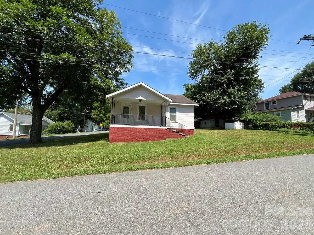 208 Bell ST, Mount Holly, NC 28120