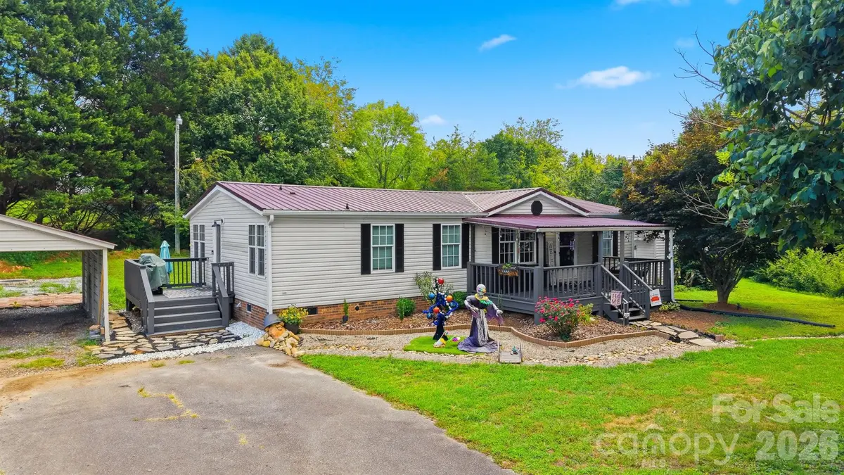 3627 Beachtree DR, Hudson, NC 28638
