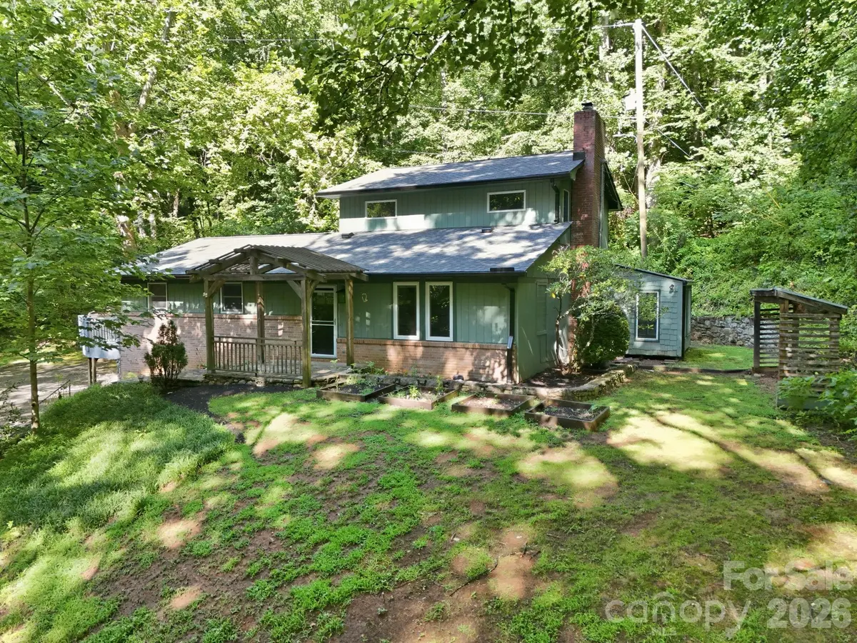 222 Morgan Cove RD, Candler, NC 28715
