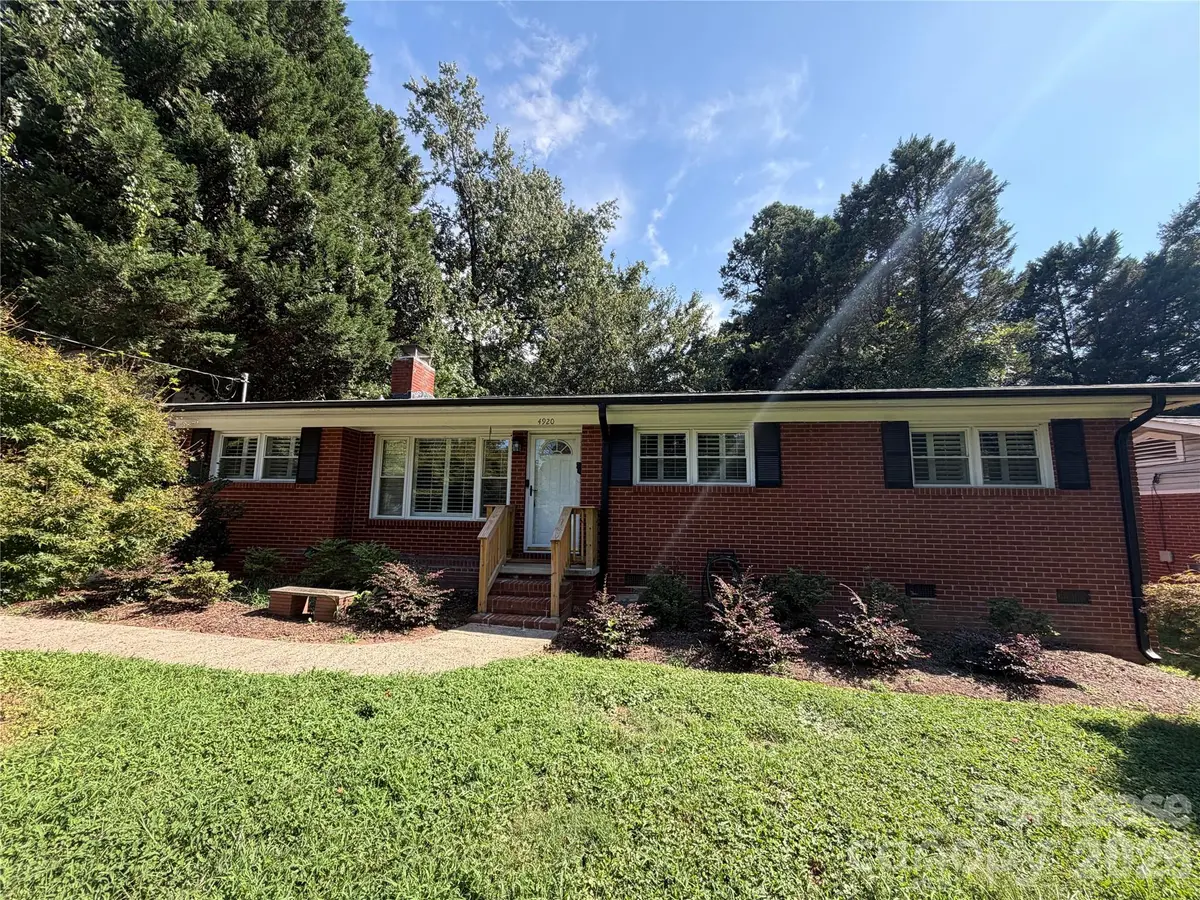 4920 Raymond PL, Charlotte, NC 28205