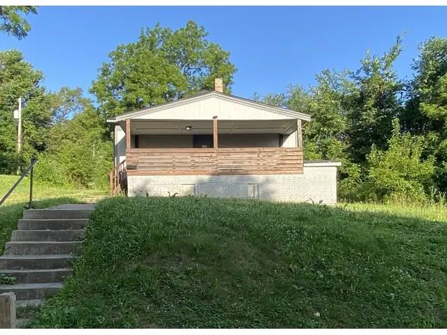 2928 Roosevelt ST, Kansas City, KS 66104