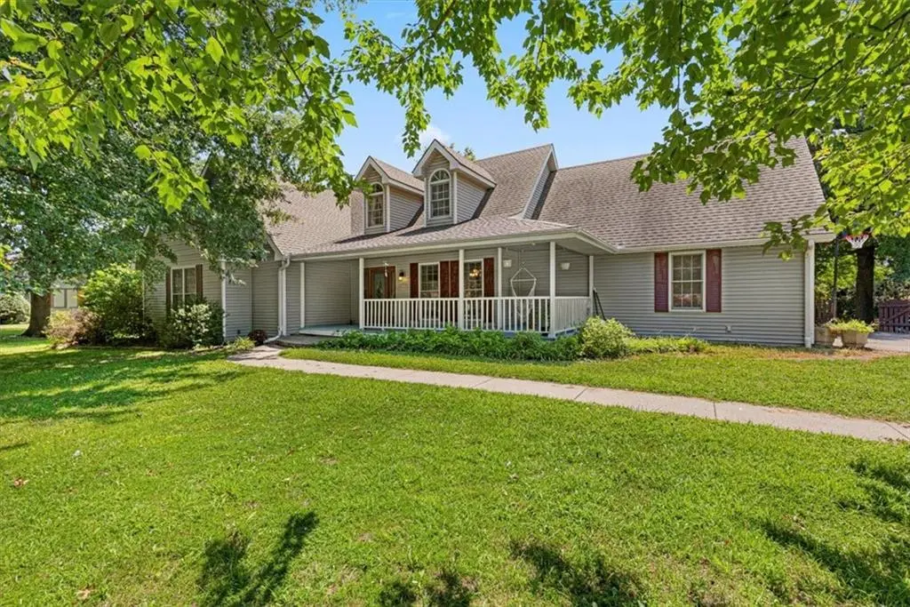 40 Hubbard PL, Lathrop, MO 64465