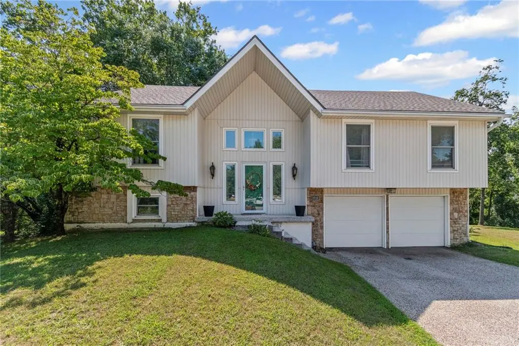 3016 NW 83rd TER, Kansas City, MO 64151