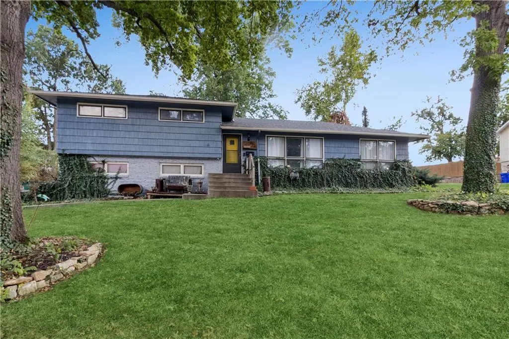 8921 W 65TH DR, Merriam, KS 66202