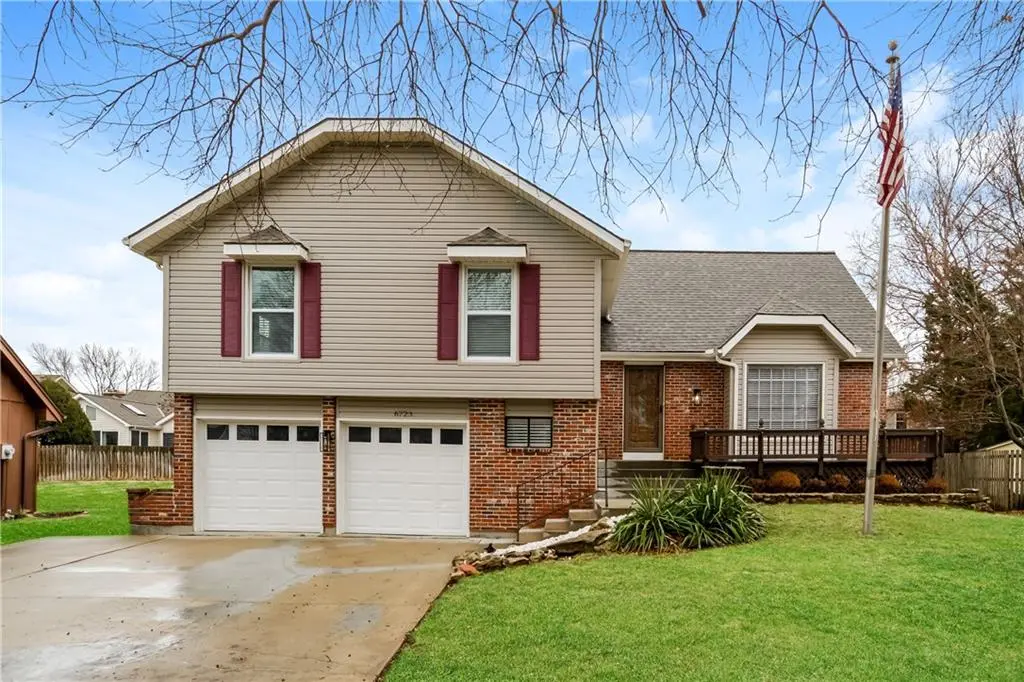 6723 Hauser DR, Shawnee, KS 66216
