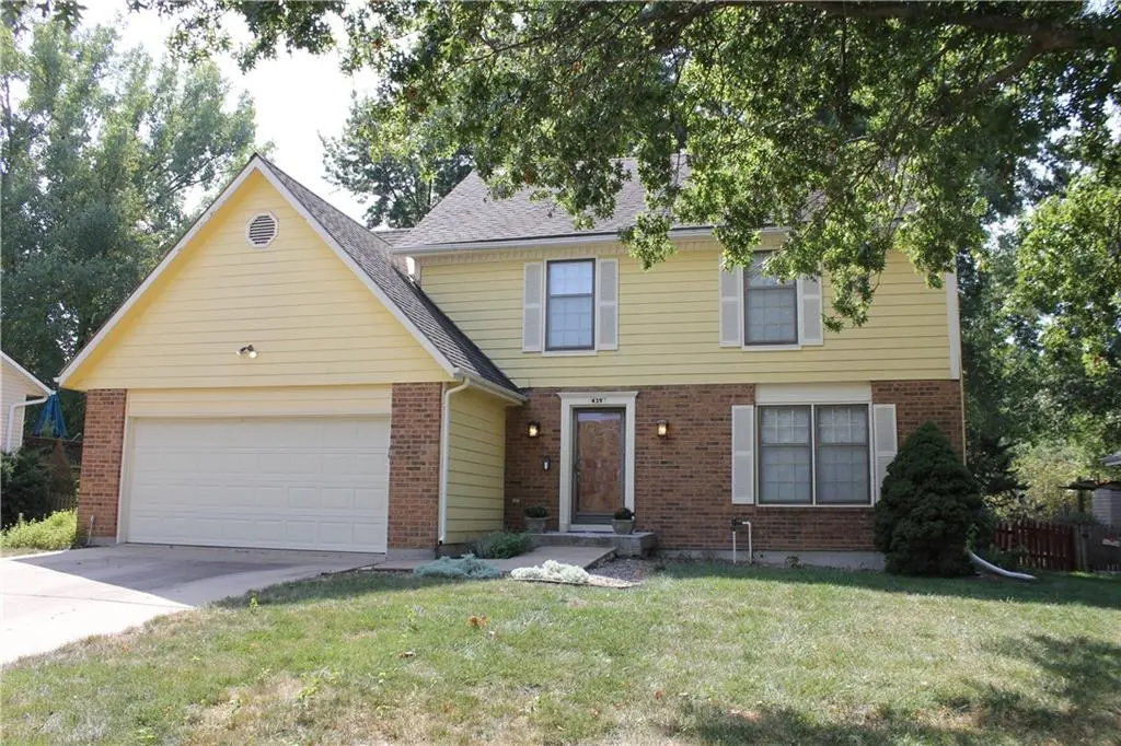 439 Persimmon DR, Olathe, KS 66061