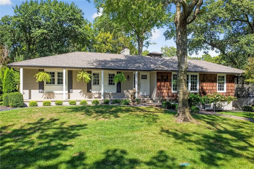 5702 NW Valley RD, Platte Woods, MO 64151