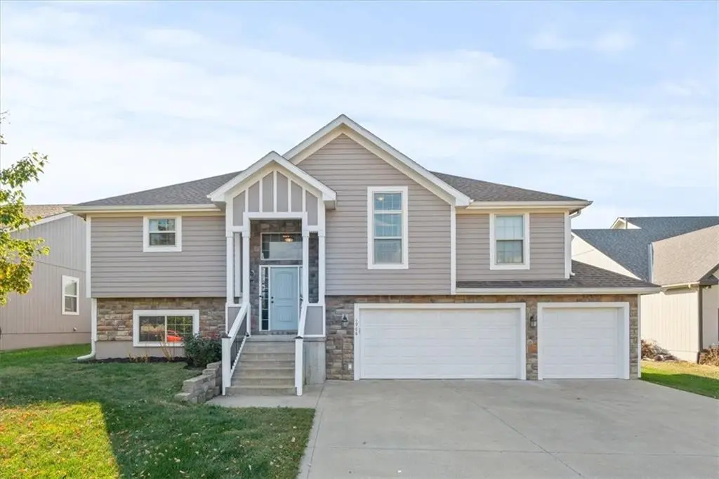 1908 N 159 TER, Basehor, KS 66007