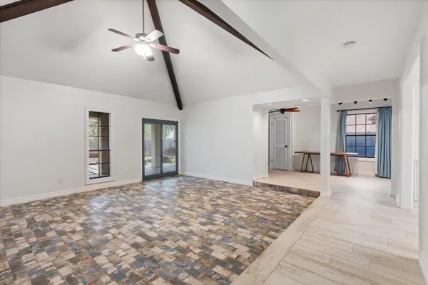 109 White Sands DR, Lakeway, TX 78734