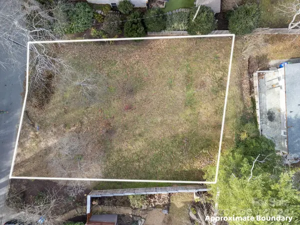 26 Hibriten DR, Asheville, NC 28801