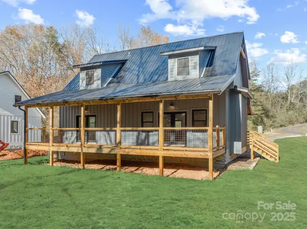 124 Light Waters DR, Cullowhee, NC 28723