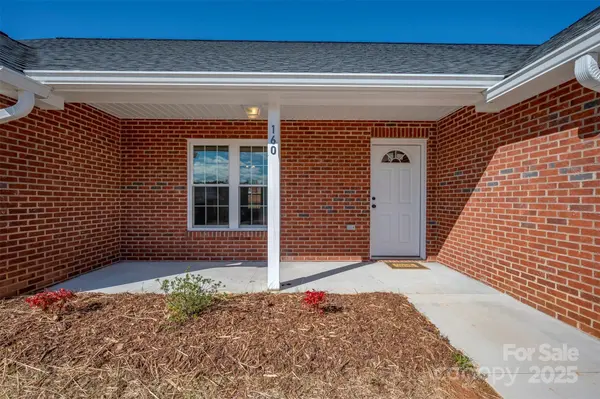160 Central Park CIR, Spindale, NC 28160