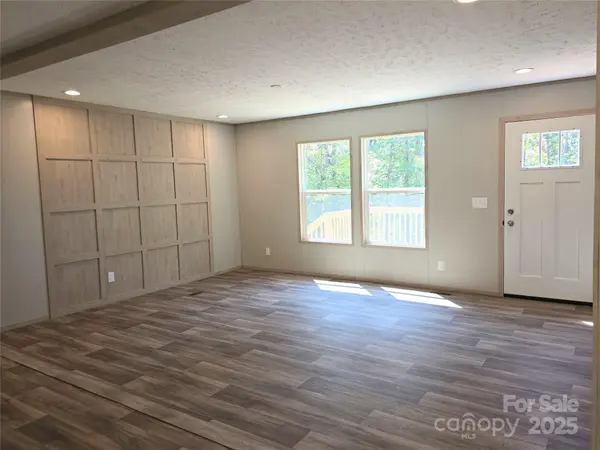 12 McGee Hill RD, Fairview, NC 28730