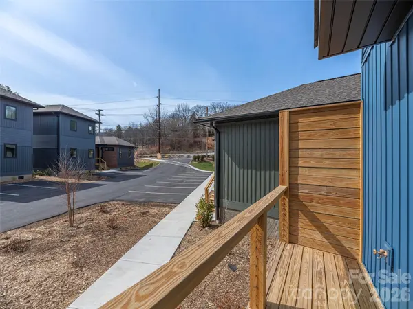35 Leap Frog PARK, Waynesville, NC 28786