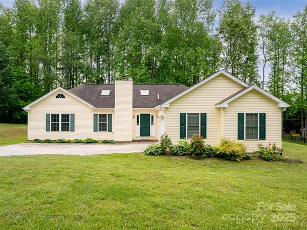 88 Star Point DR, Hendersonville, NC 28792