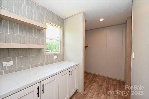 1213 Renno RD, Clinton, SC 29235
