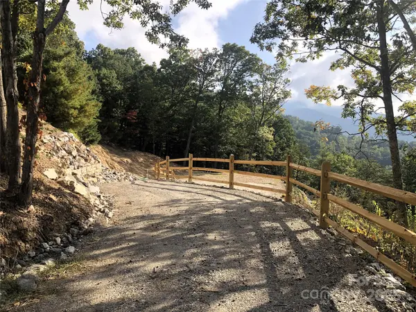 145 Black Oak DR, Asheville, NC 28804