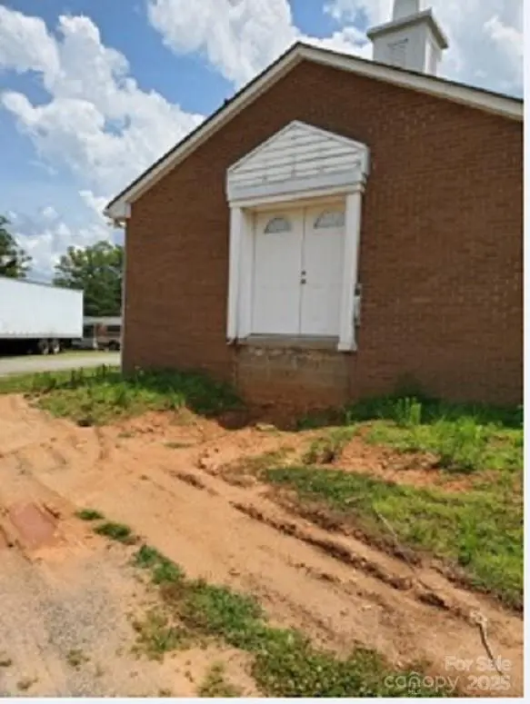 1025 Brandon LN, Danbury, NC 27016