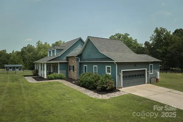 355 Night Lark LN, Campobello, SC 29322