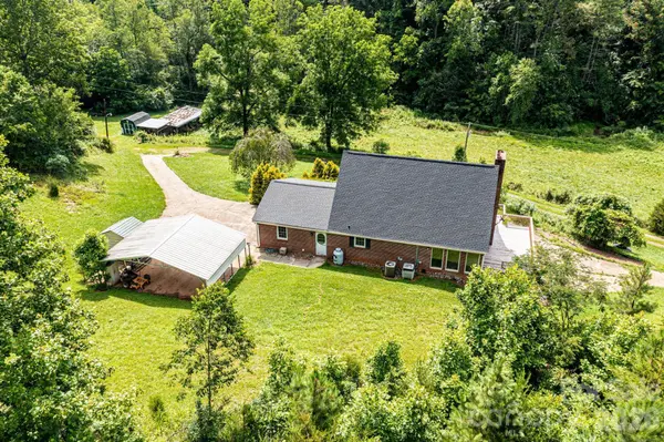 5595 Cloverfield PL, Boomer, NC 28606