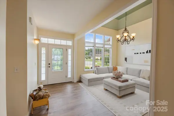 30 Linn Garden LN, Swannanoa, NC 28778