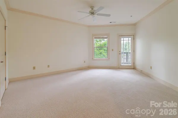 9 Kenilworth KNLS #211, Asheville, NC 28805
