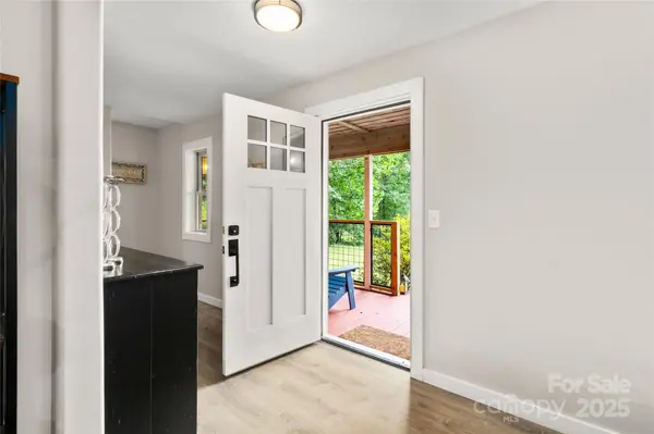 204 Terrys Gap Loop RD, Fletcher, NC 28732