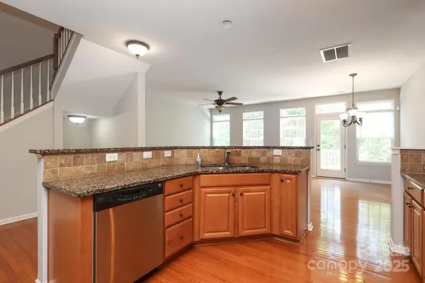 729 Naramore ST, Davidson, NC 28036