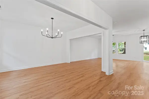329 Henderson CIR, Harrisburg, NC 28075