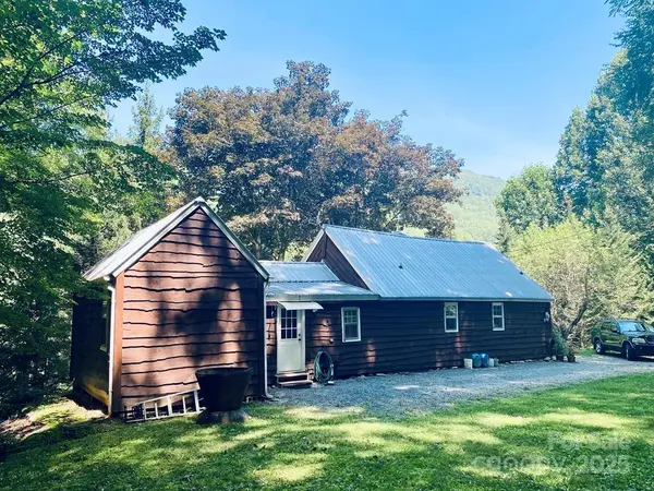 100 Crosspatch DR,  Bryson City,  NC 28713