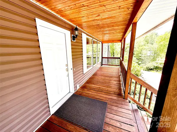 7230 Hideaway LN, Newland, NC 28657