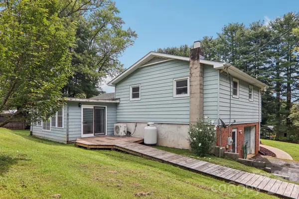 264 Cashdon DR, Mills River, NC 28759