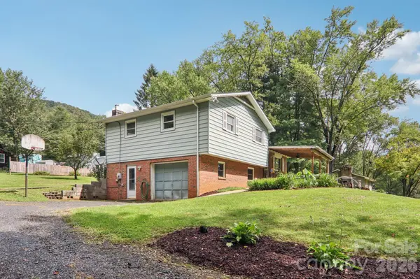 264 Cashdon DR, Mills River, NC 28759