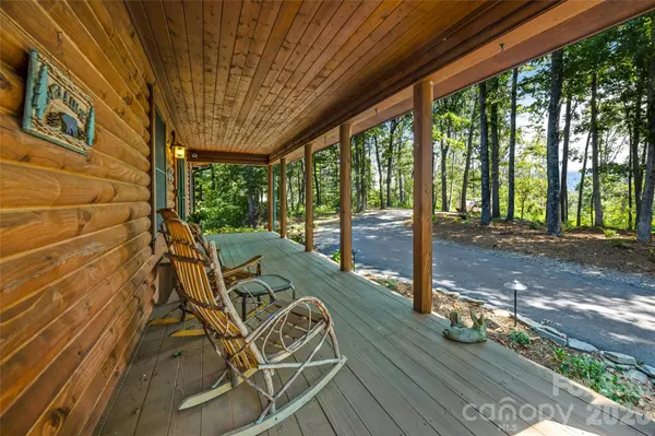 82 Running Ridge RD, Asheville, NC 28804